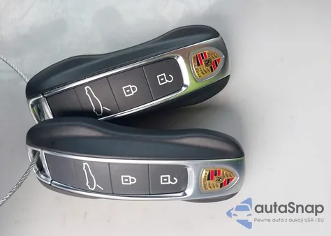 2025 Porsche Panamera E-Hybrid 4 from USA, damaged, VIN WP0AE2YA1SL045772